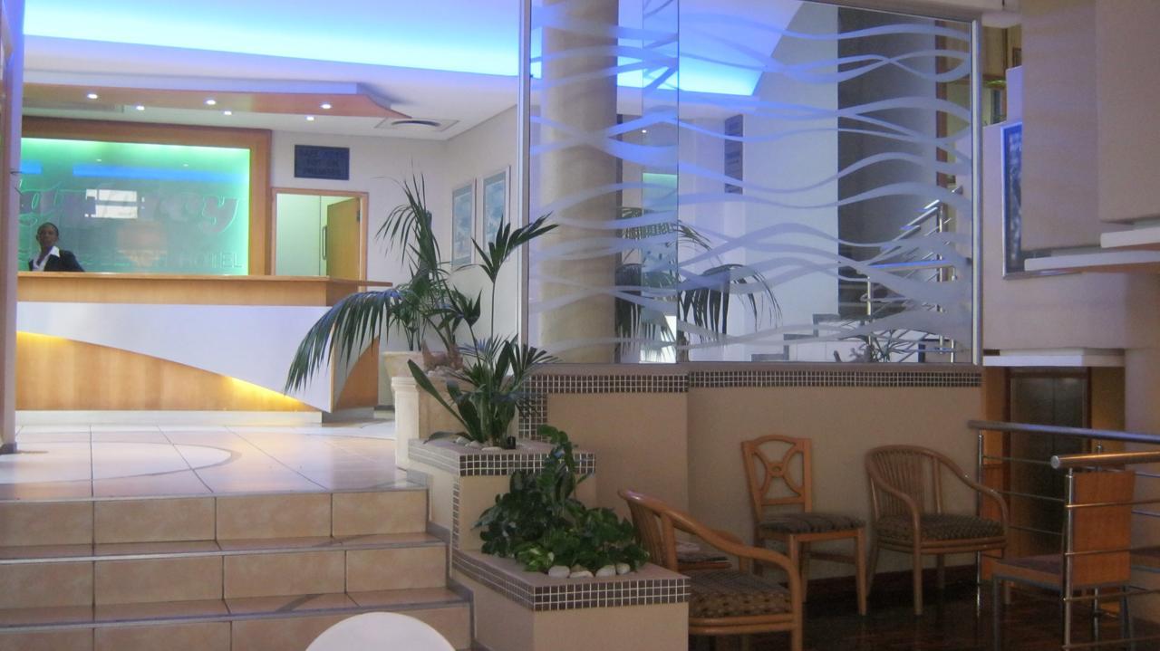 La Mercy Beach Hotel Exterior photo